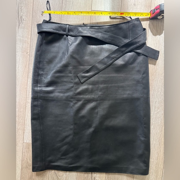 Lafayette Lambskin skirt - Picture 8 of 9